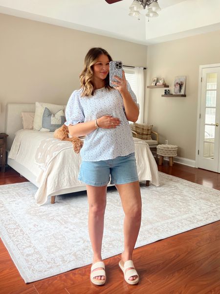 Bump friendly summer + maternity outfit 🩵

large in top, normal size 28 in shorts 


maternity denim shorts, tops under $30, floral top


#LTKBump