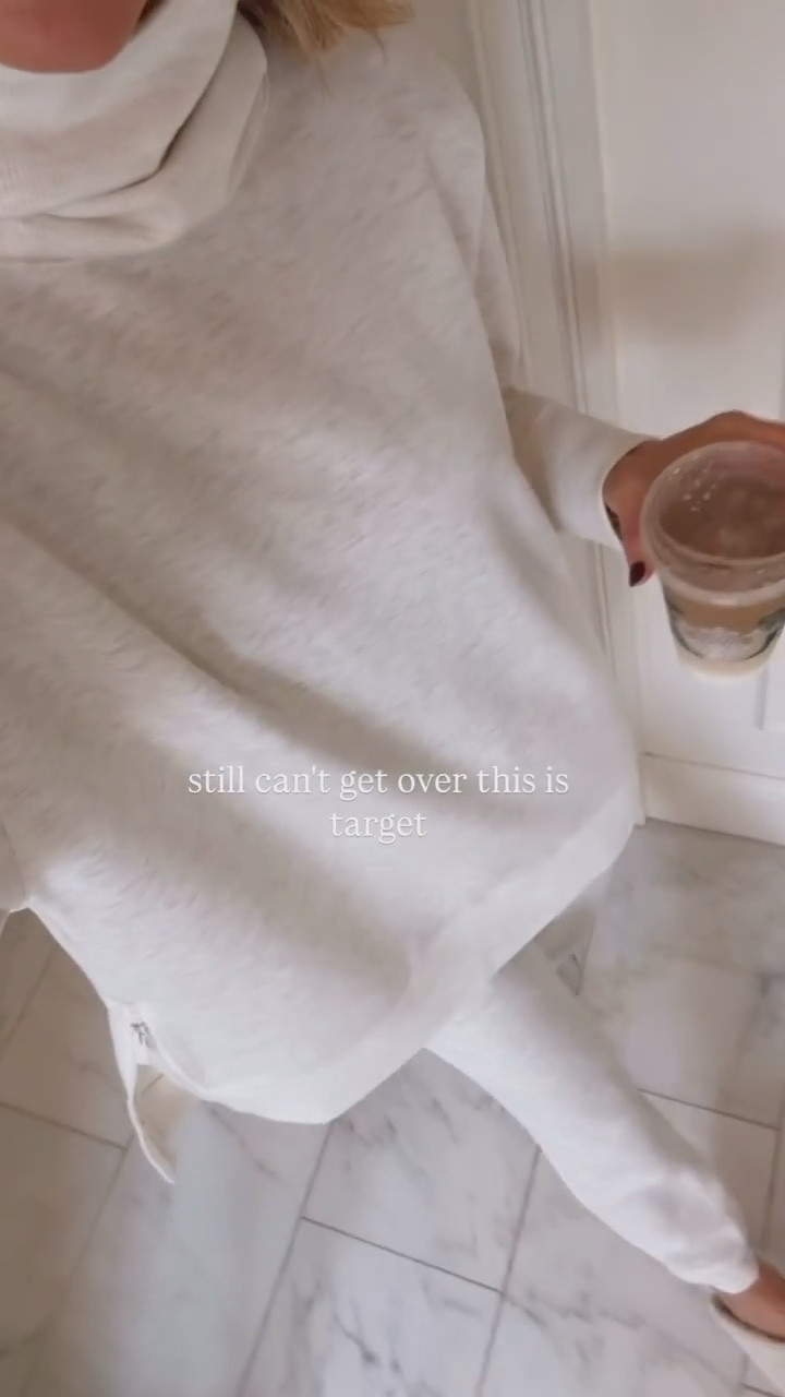 How is this from Target?! It’s so cozy and so cute. 

#LTKootd #LTKHoliday