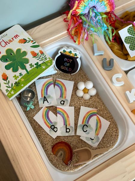 St. Patricks day sensory bin 🍀

Toddler sensory bin, toddler sensory play, sensory bin ideas 

#LTKkids