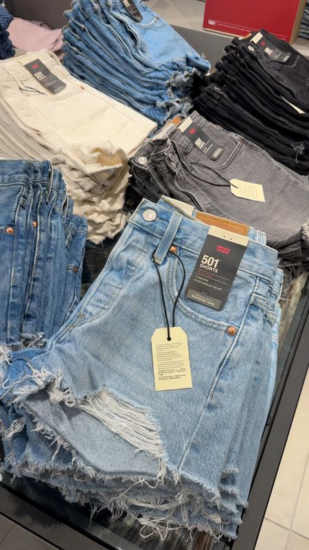 The viral 501 jean shorts are the perfect gift for anyone! 

Women’s fashion
Jeans

#LTKstyletip #LTKGiftGuide #LTKsalealert