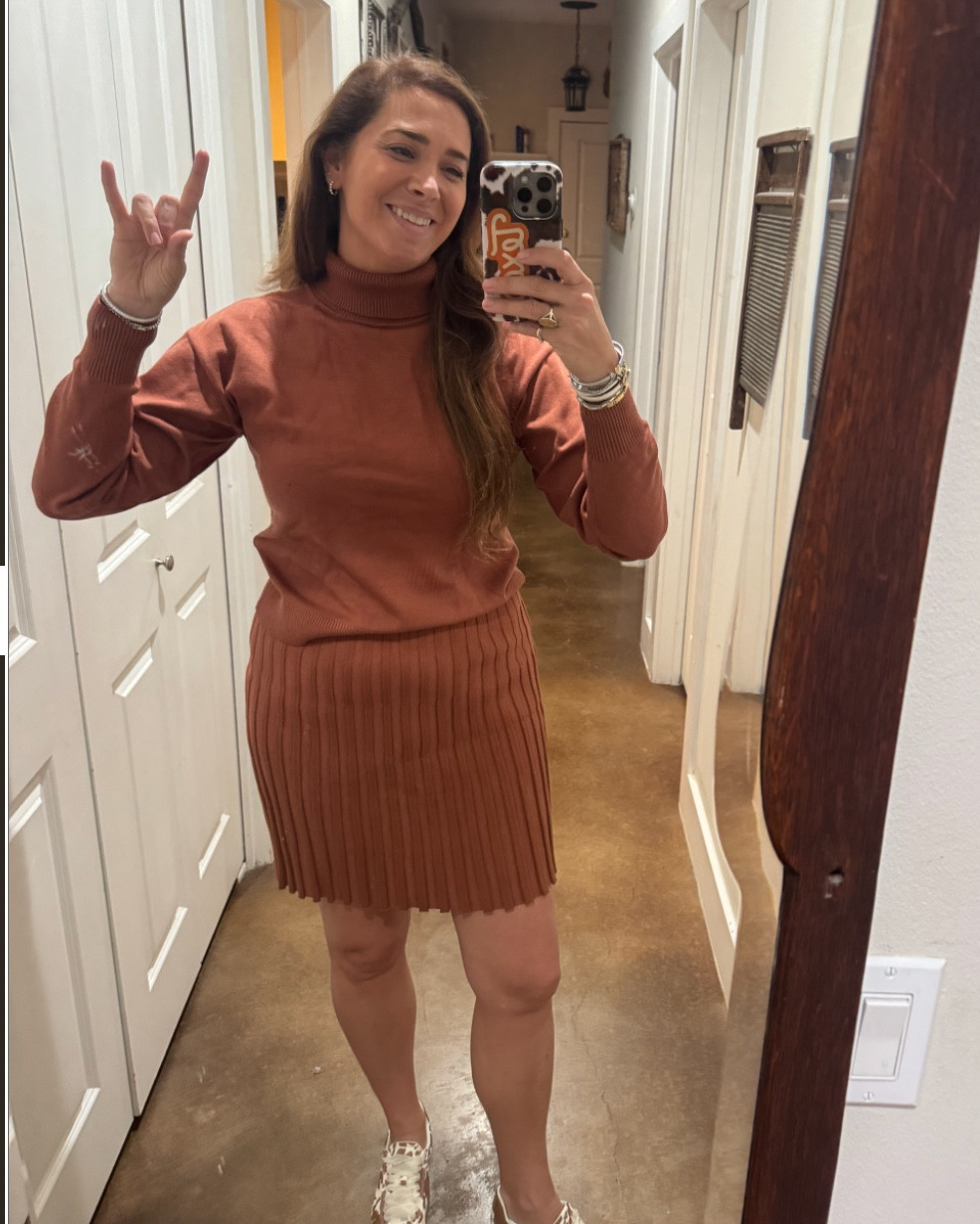 2pc ribbed skirt & turtleneck set in “cinnamon” for just $42! 

#LTKSaleAlert #LTKFindsUnder50 #LTKootd