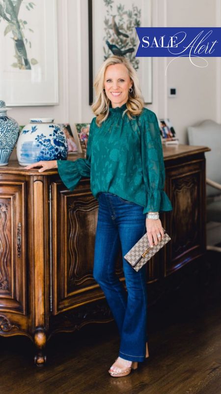 Sale alert! Avara has 40% off sale, including this gorgeous emerald green top

#LTKFind #LTKstyletip #LTKsalealert