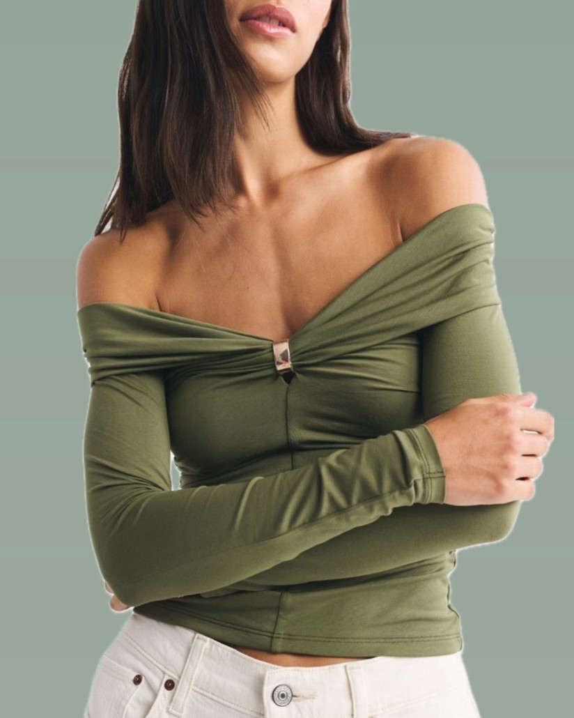 Cute green top from Abercrombie 💚 

#LTKSeasonal #LTKFallSale #LTKStyleTip