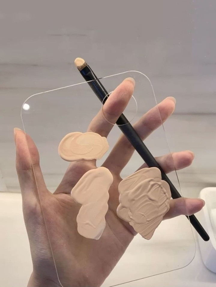 1pc Clear Acrylic Makeup Mixing Palette For Foundation & Eyeshadow Creams | SHEIN