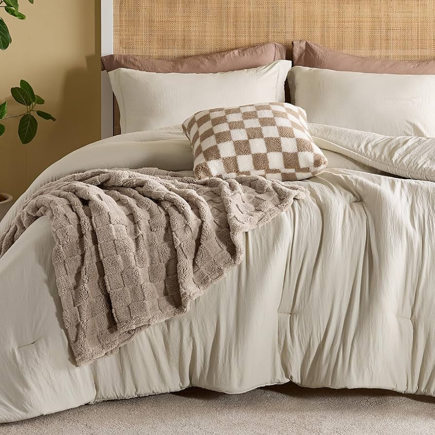 Bedsure Queen Comforter Set 5 Pieces - Bed in a Bag with Checkered Throw Blanket and Decorative P... | Amazon (US)