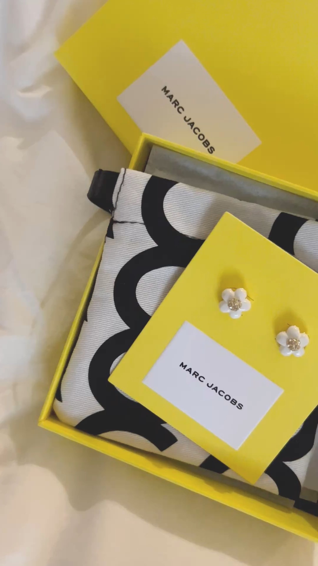 My husband got me these for Christmas and I love them 🥹🌼 

Marc Jacobs Daisy Earrings 
The Daisy stud earring 
Gifts for her
Jewelry 
Valentine’s Day gifts 

#LTKHoliday #LTKFindsUnder100 #LTKGiftGuide