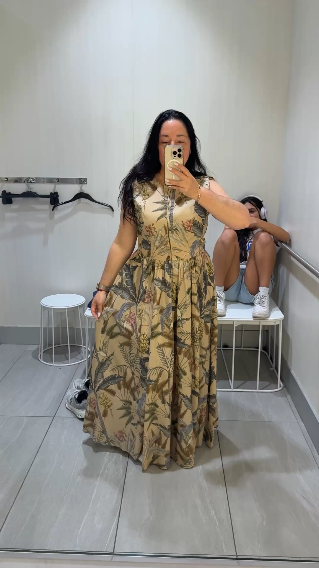 Such beautiful print. Wearing a size M here

#LTKOver40 #LTKSpringSale #LTKMidsize