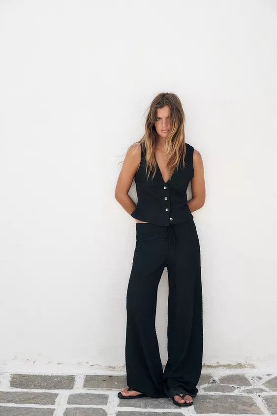 TEXTURED BUTTONED VEST TOP | Zara US