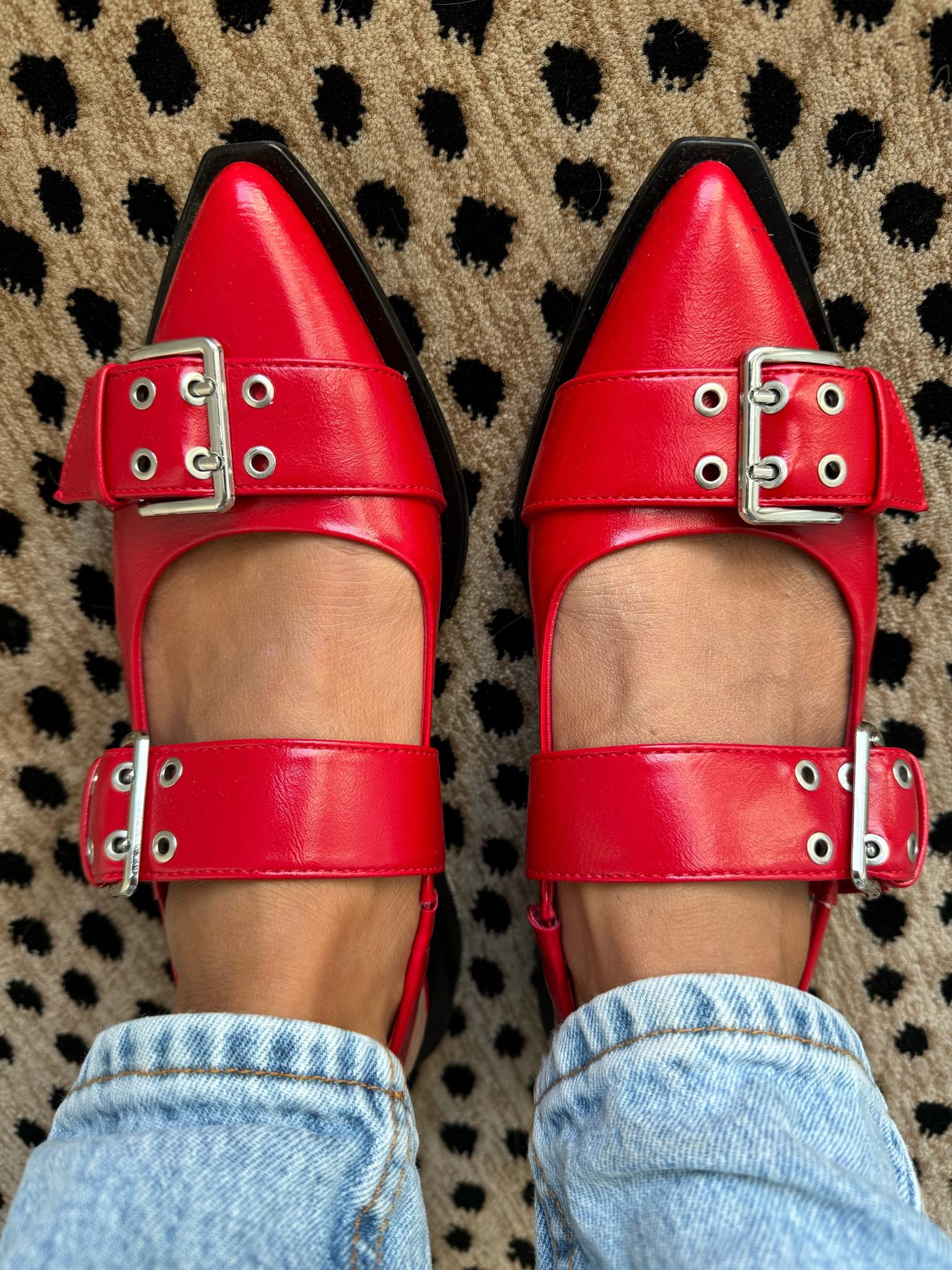 I mean — how gooooood are these?! ♥️💋🌹🍒

#target #targetstyle #fallshoes #flats #targetfashion #fallfashion