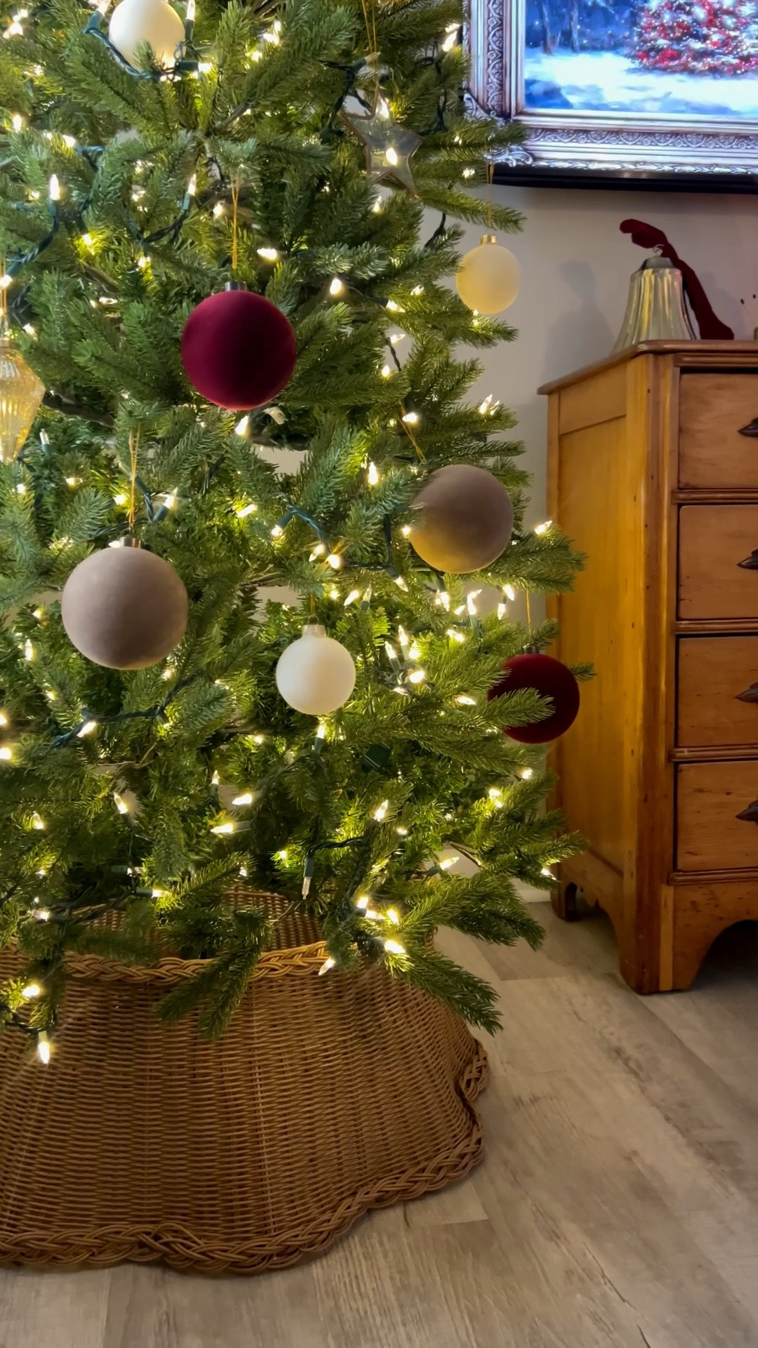 the prettiest tree collar I’ve ever seen 🥹

#LTKHome #LTKSeasonal #LTKFindsUnder100