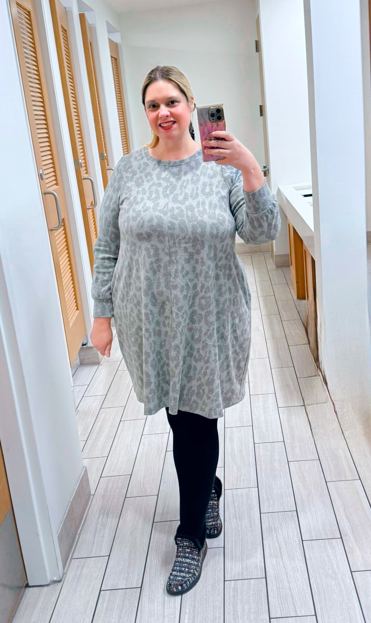 Cozy sweater dress to stay warm and comfy at the office 

#LTKSeasonal #LTKootd #LTKBump