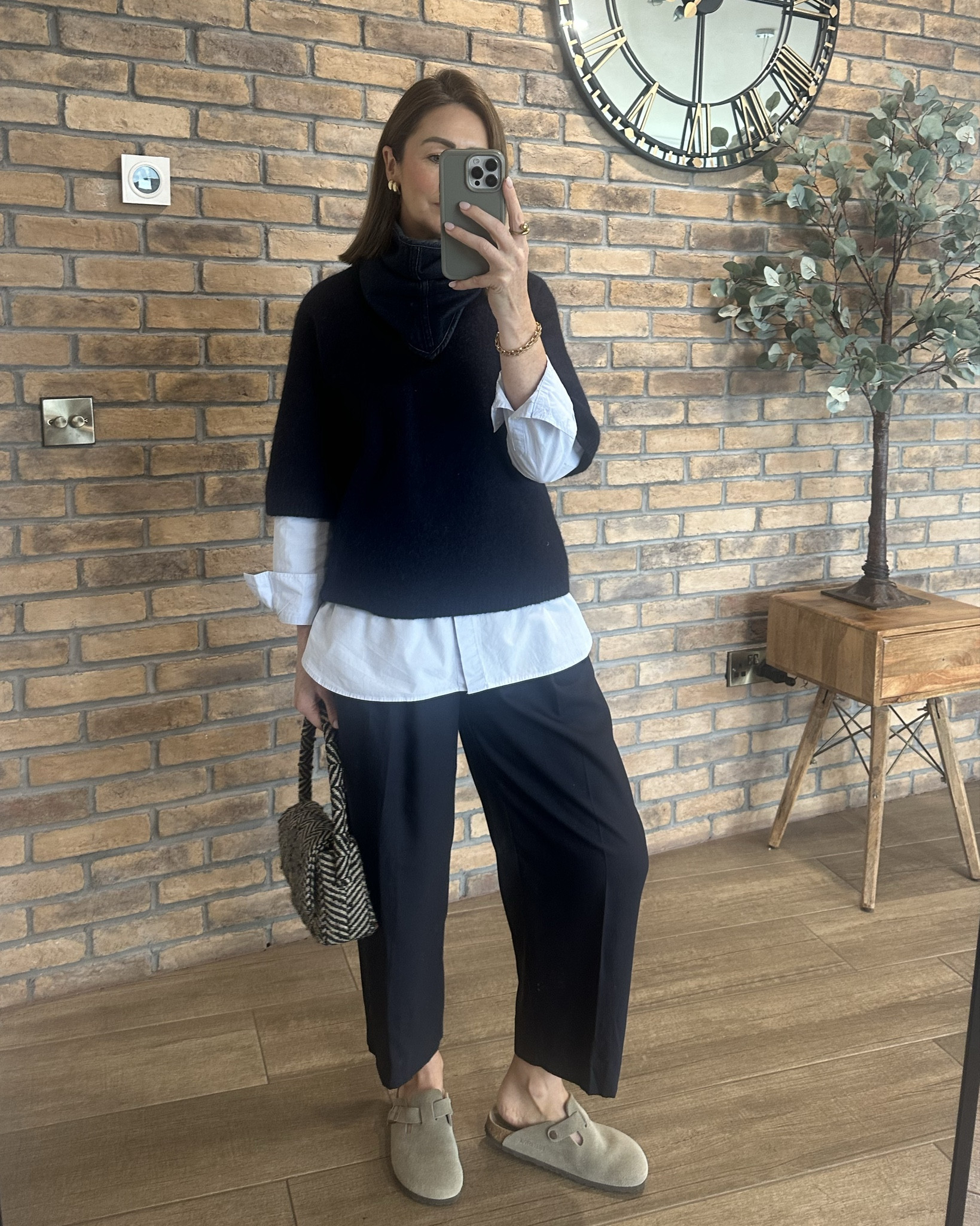 Outfits for everyday 🤍
Navy Sweater is Arket 
Lemon Blazer is Next last season 
Brown Coat is Mango years old 
Brown neck scarf is Zara 
The rest is linked below ! 