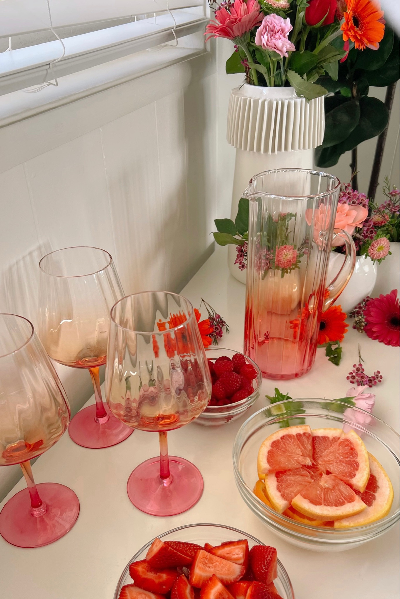 The cutest spring glassware!

Spring pitcher, spring glasses, spring wine glasses, summer pitcher, summer glasses, summer wine glasses, summer party inspo, spring party inspo, garden party inspo, Anthropologie home finds, Anthropologie finds

#LTKFind #LTKhome #LTKSeasonal