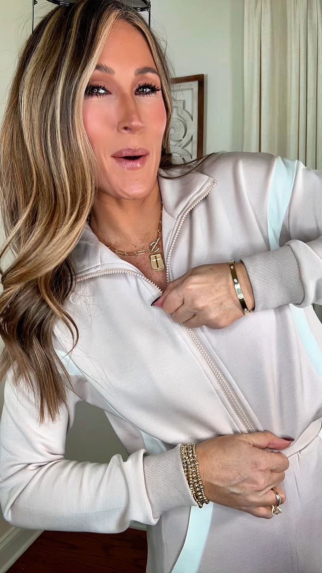 The Comfiest Matching Lounge Set  That Still Looks Put Together 🤍✨

If you love feeling comfy but still want to look cute and pulled together, this WIHOLL lounge set is a must-have. It’s the kind of matching set you can wear for school drop-off, errands, travel days, or lounging at home — without looking sloppy.

The wide-leg pants are flattering, the sweatshirt is cozy but structured, and the matching design makes getting dressed effortless. Perfect for busy moms, teens, and anyone who wants comfort without sacrificing style.

This is one of those throw-on-and-go sets you’ll reach for constantly — and the price makes it even better 🤍

	•	Matching lounge set women
	•	Two piece sweat set
	•	Wide leg sweatpants outfit
#HolidayHustle #TikTokShopHolidayHaul #TikTokShopCreatorPicks #FashionDeals #tiktokholidaycontest
@WIHOLL 

#LTKmomlife #LTKGiftGuide #LTKTravel