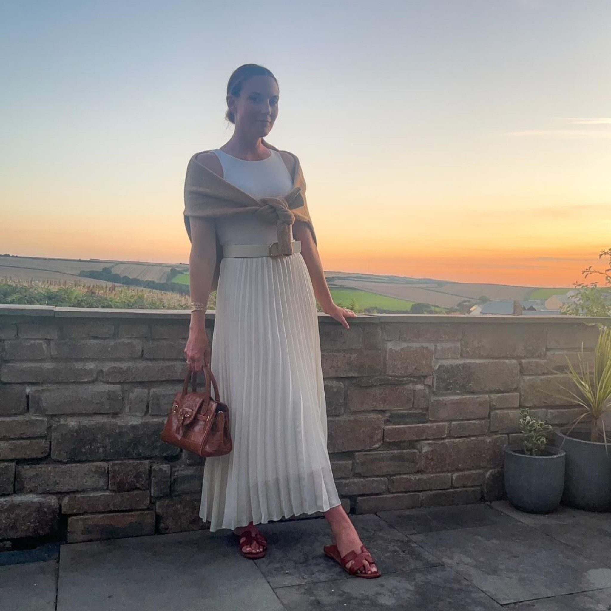 Cream dress short sleeve maxi pleated, belt, slides brown, handbag leather, knit jumper

#LTKSeasonal #LTKstyletip #LTKeurope