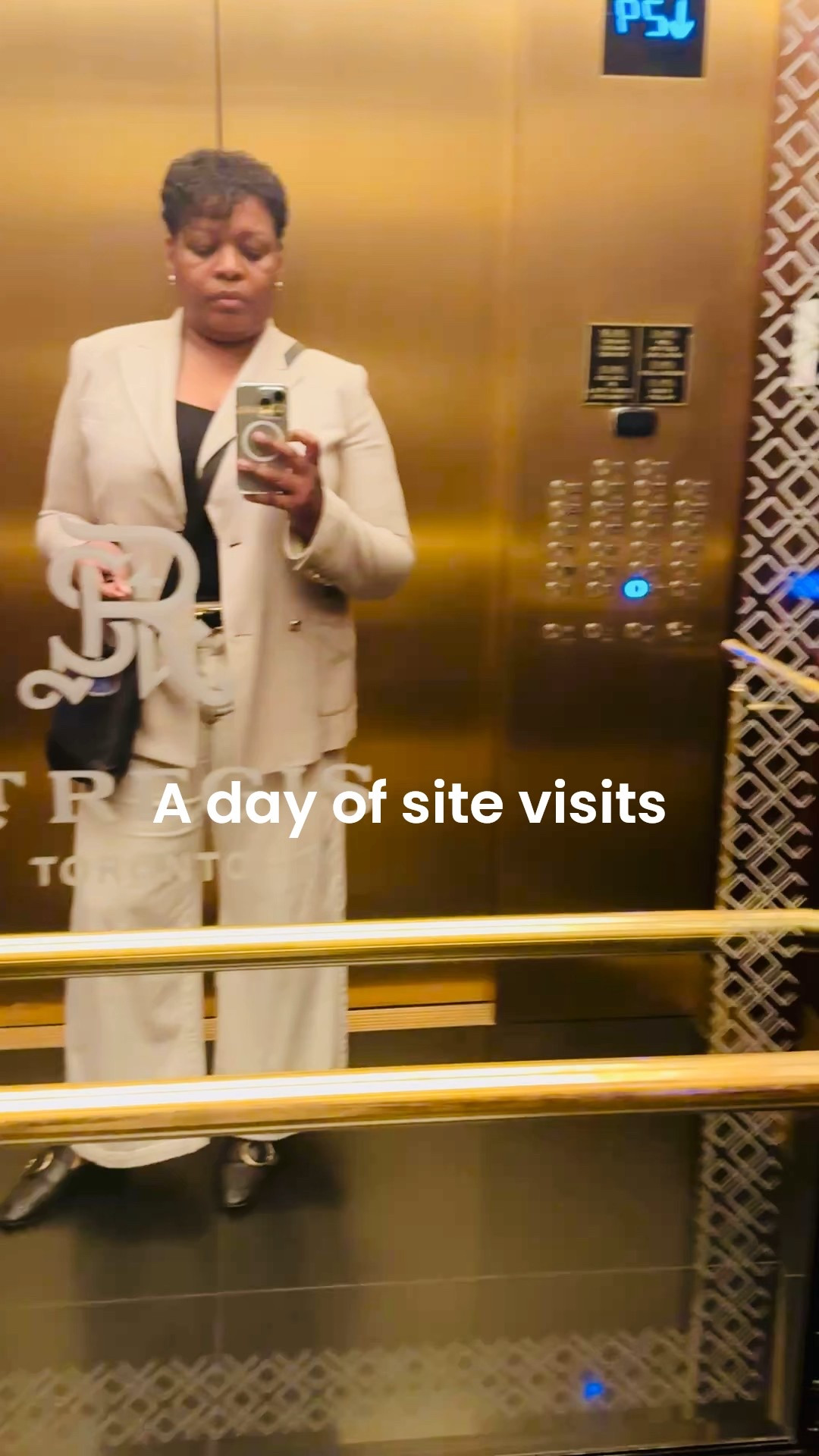 In Toronto for a day of site visits so lots of walking and food tastings. 

Threw on this jacket from Max Mara over an Artiza tank top and a pair of khaki pants from American Eagle. Grabbed my favorite Hermes crossbody and Ralph Lauren loafers to complete the look. 

 

#LTKMidsize #LTKTravel #LTKWorkwear