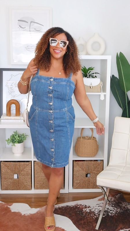 The denim dress you have been looking for  (at least I know I’ve been looking for hehehehe)! Levi’s Corset Style Denim Dress! Why it’s so good:
🫶🏾 - Corset style top with smocking in the back for stretch!
🫶🏾 - Adjustable straps
🫶🏾 - Not too short
🫶🏾 - You can style it with a tee underneath too!
Need I say more? I got it in an xl. It goes up to xxl. It comes in a black wash and lighter wash too. My Simple Modern tumbler for iced coffee made an appearance too 😉. #wearwhatyoulove #wearwhatyouwant