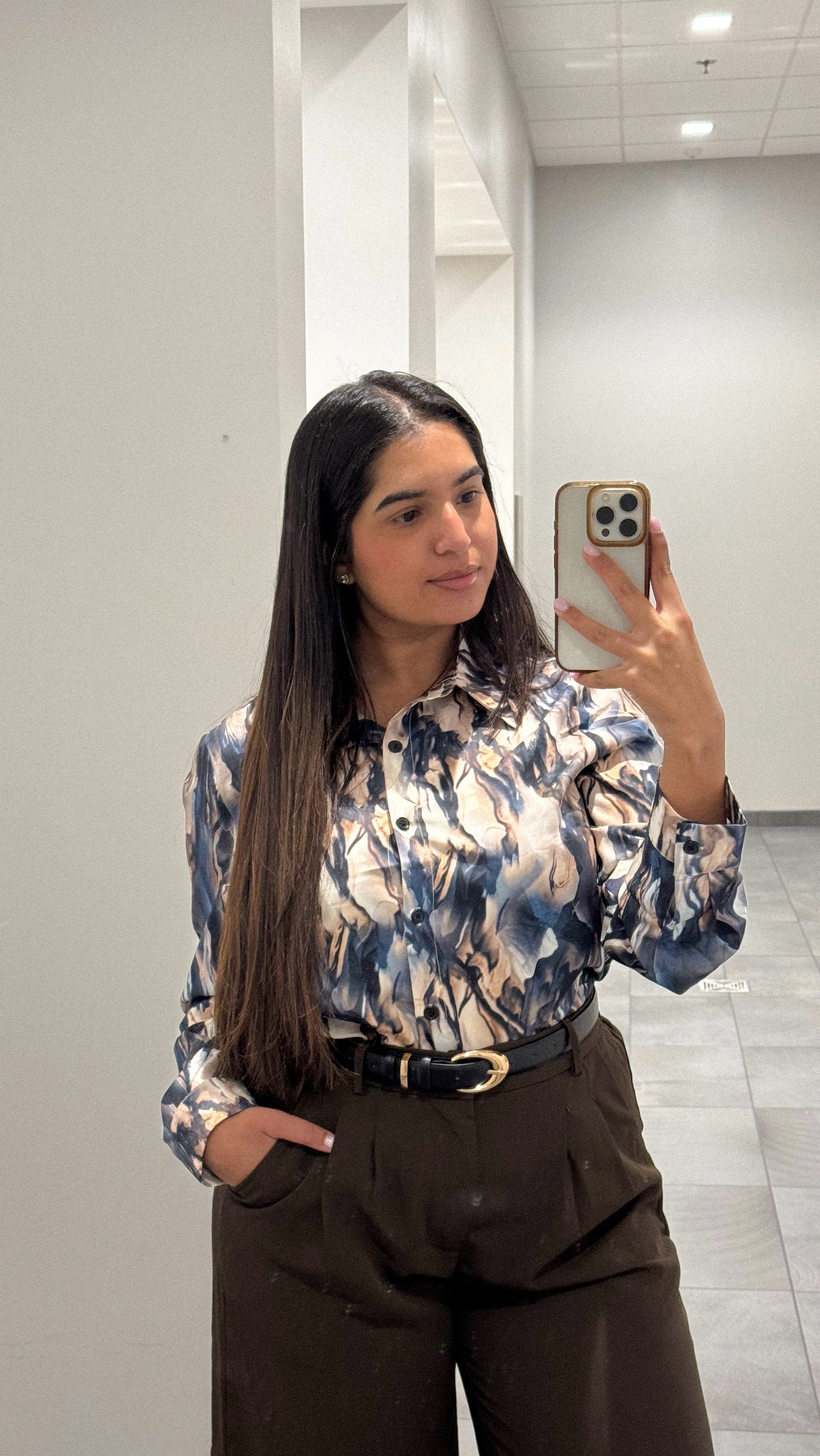 a little abstract top for a gloomy monday 💙🤎

#LTKFindsUnder50 #LTKWorkwear #LTKStyleTip