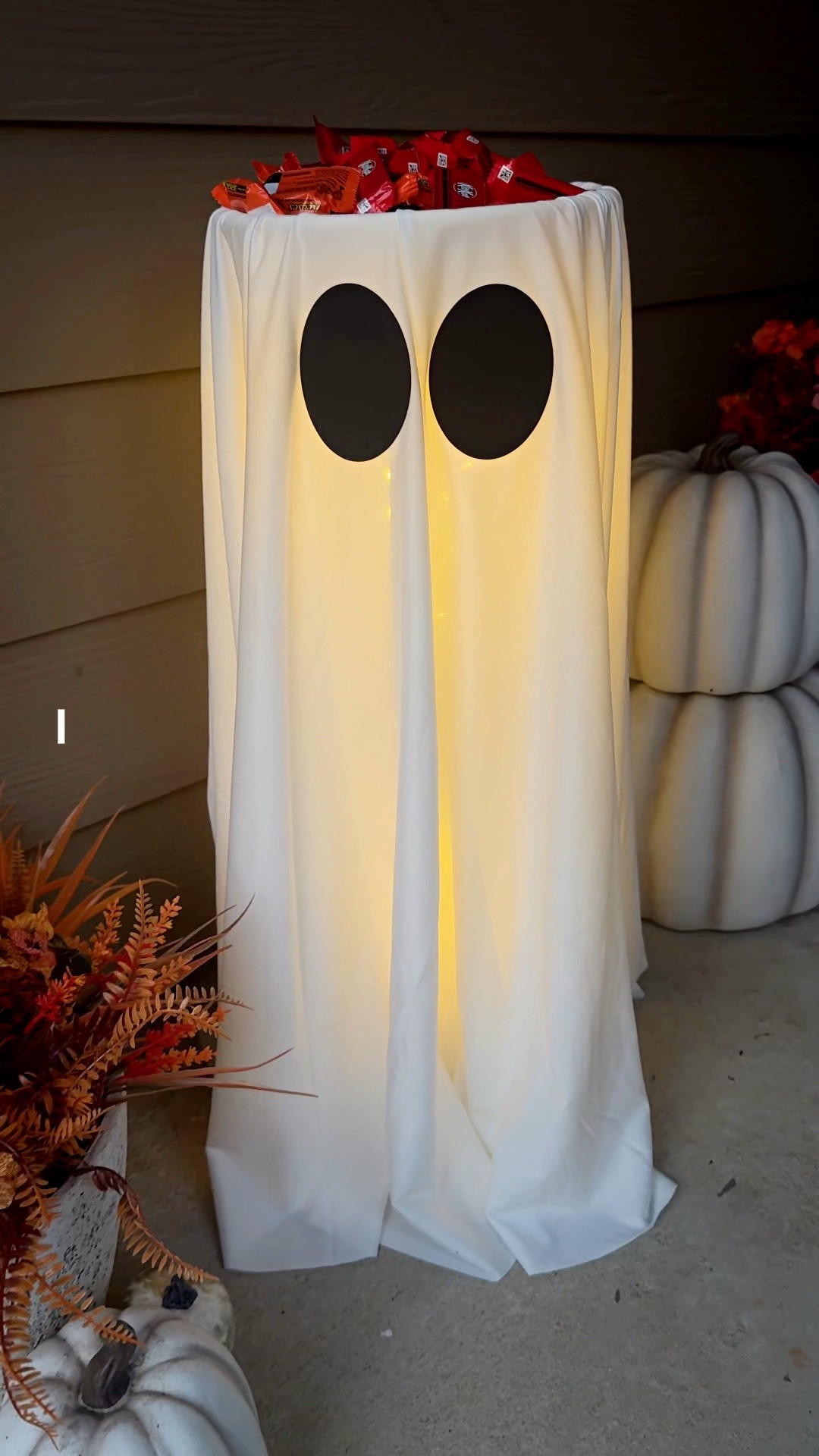 This 30-inch glowing ghost turns your candy station into part of your Halloween decor! The bowl is about 11 inches wide and 4 inches deep, so you can actually fill it with candy, and the ghost has different light settings.

And the remote + timer?! Such a good touch because you can have it glowing on the porch without constantly getting up to adjust it.

It’s cute, functional, and honestly the kind of Halloween decoration that makes your house stand out. 👻🎃

Save this for your Halloween decorating ideas!

#Halloween
#HalloweenDecor
#SpookySeason
#HalloweenDecorIdeas
#TrickOrTreat
#AD