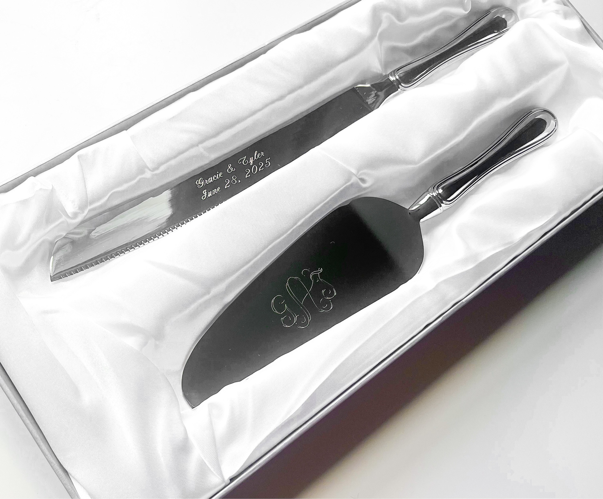 My personalized Wedding Cake Cutter set came in & I’m in looooooveeeee!!! 🤭 🥰 😍  Such a classic piece we will keep forever!! 

LTK Wedding / Etsy Find / Wedding Cake Cutting Set / Silver / Engraved monogram / Wedding Giftt

#LTKFindsUnder100 #LTKHome #LTKWedding