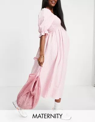 New Look Maternity three-quarter sleeve gingham textured shirred midi dress in pink | ASOS (Global)