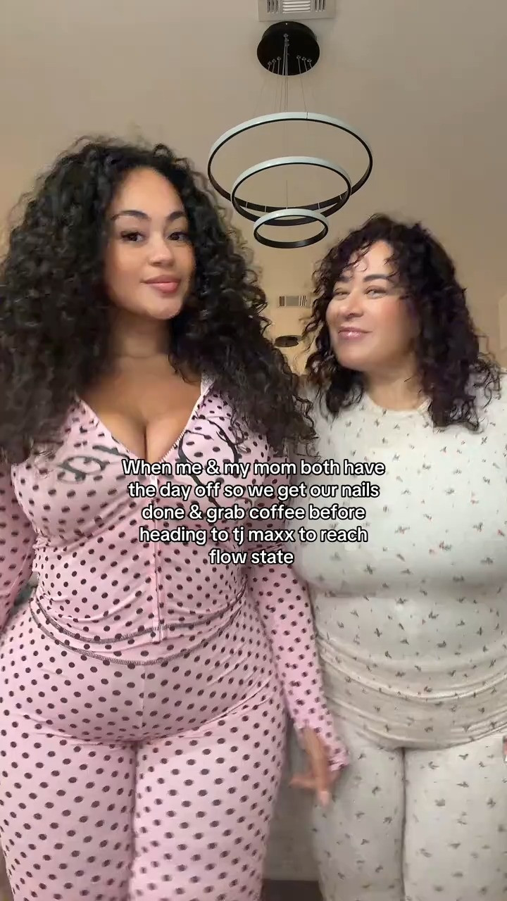   

 #LTKootd #LTKSeasonal #LTKPlusSize