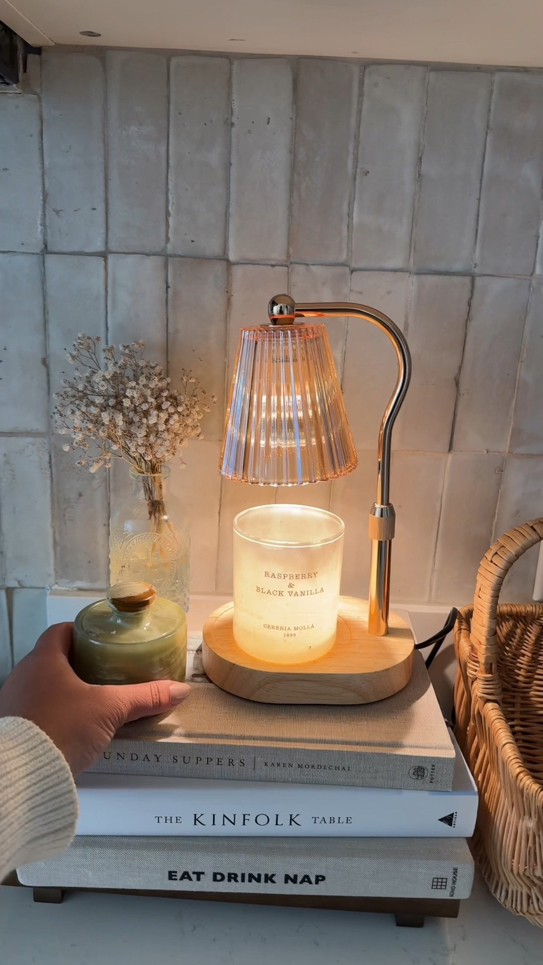 Styled kitchen countertops tour ✨🧺🍑🕯️

#LTKWatchNow #LTKHome #LTKStyleTip