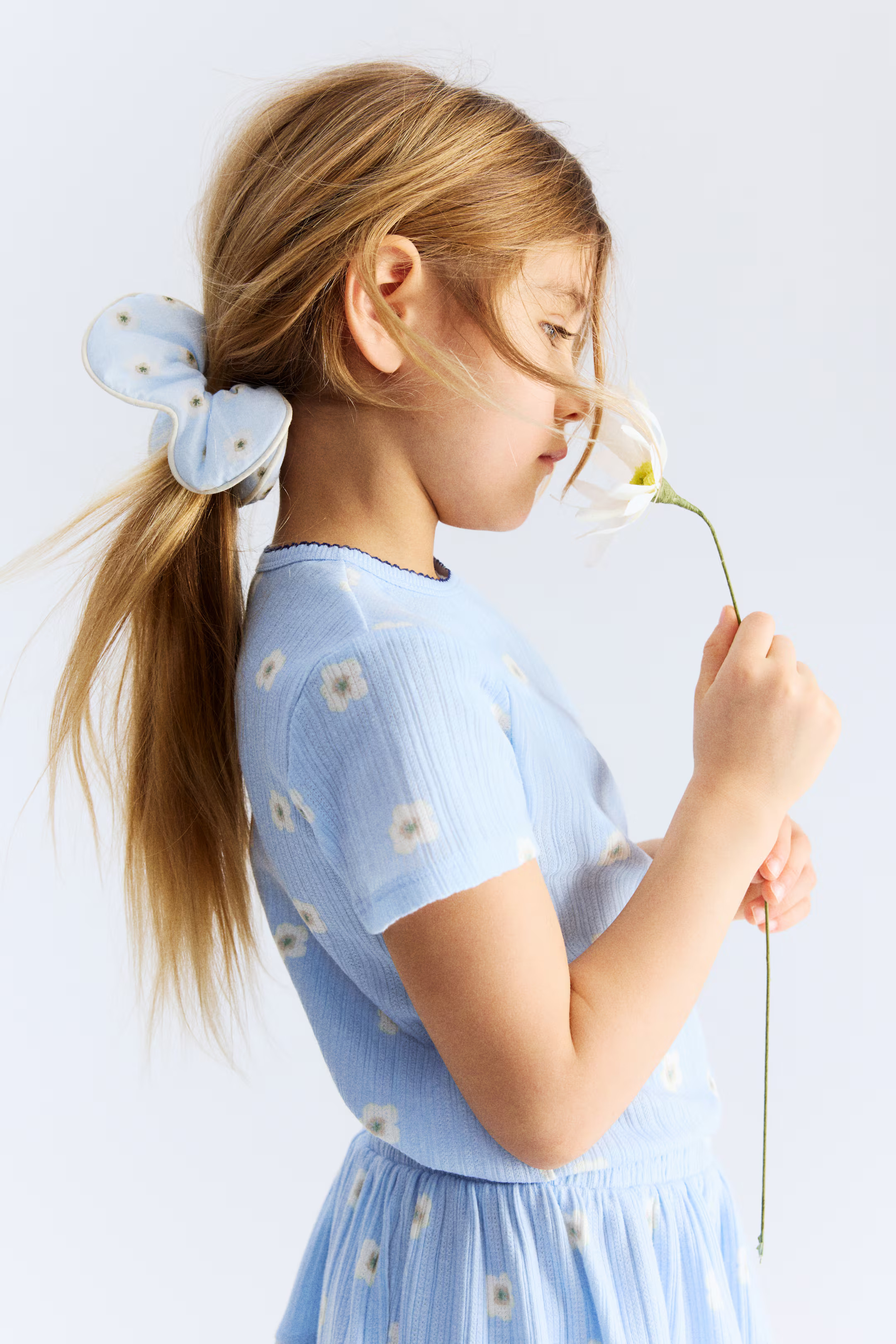 Gemustertes Scrunchie aus Baumwolle | H&M (DE, AT, CH, NL, FI)