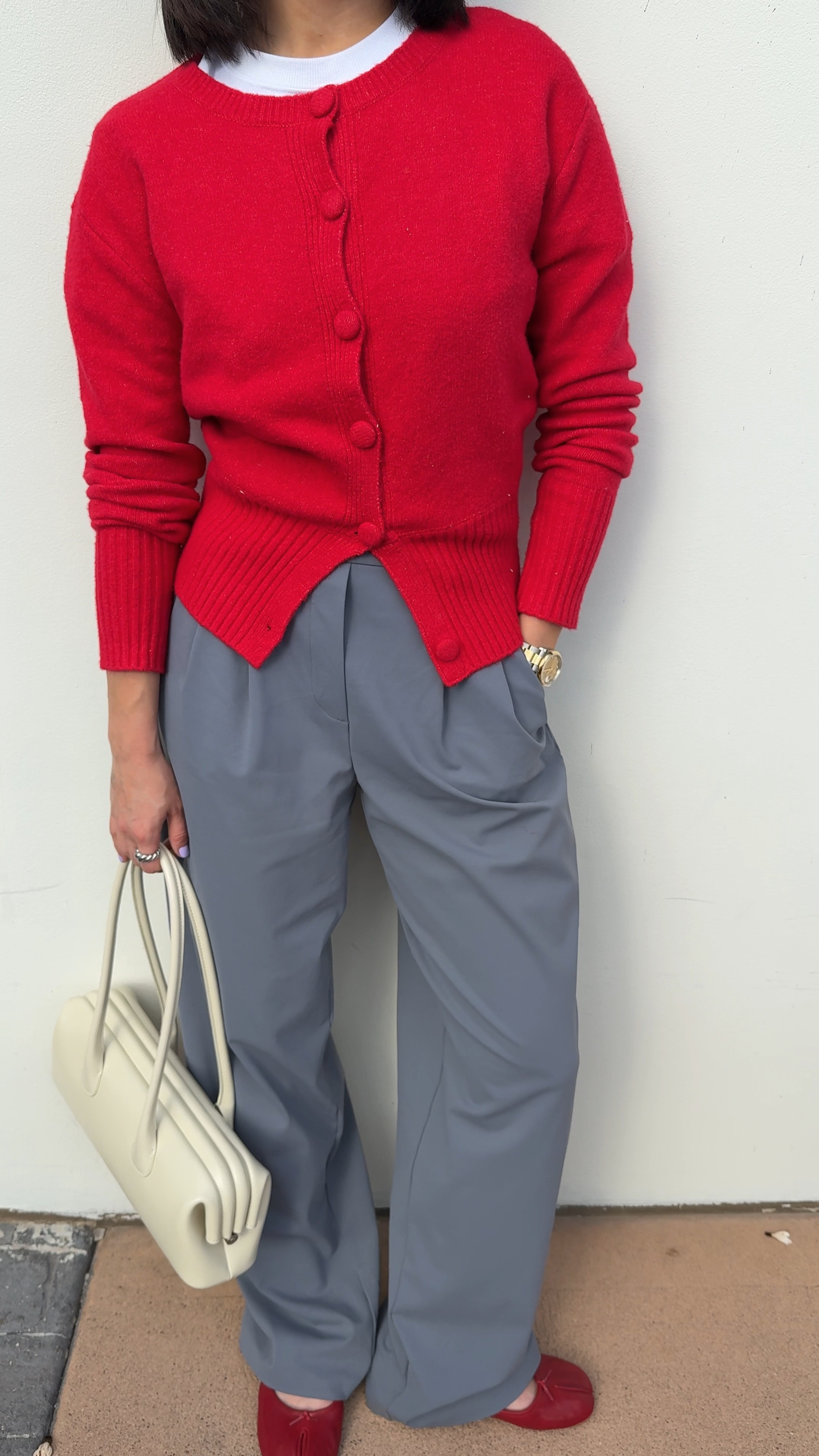 2025 ins: re-wearing pieces! I’m wearing the @lululemon Daydrift Trousers in XS made of their Luxtreme fabric so it feels like you’re wearing leggings but it looks like you’re fit to head to a meeting or grab dinner with the girls! Whatever your plans are, the daydrift trousers will fit seamlessly with any occasion without skimping on your comfort or style #lululemonpartner #ad #workwear #workoutfits #officeoutfits 


#LTKFindsUnder100 #LTKStyleTip #LTKWorkwear