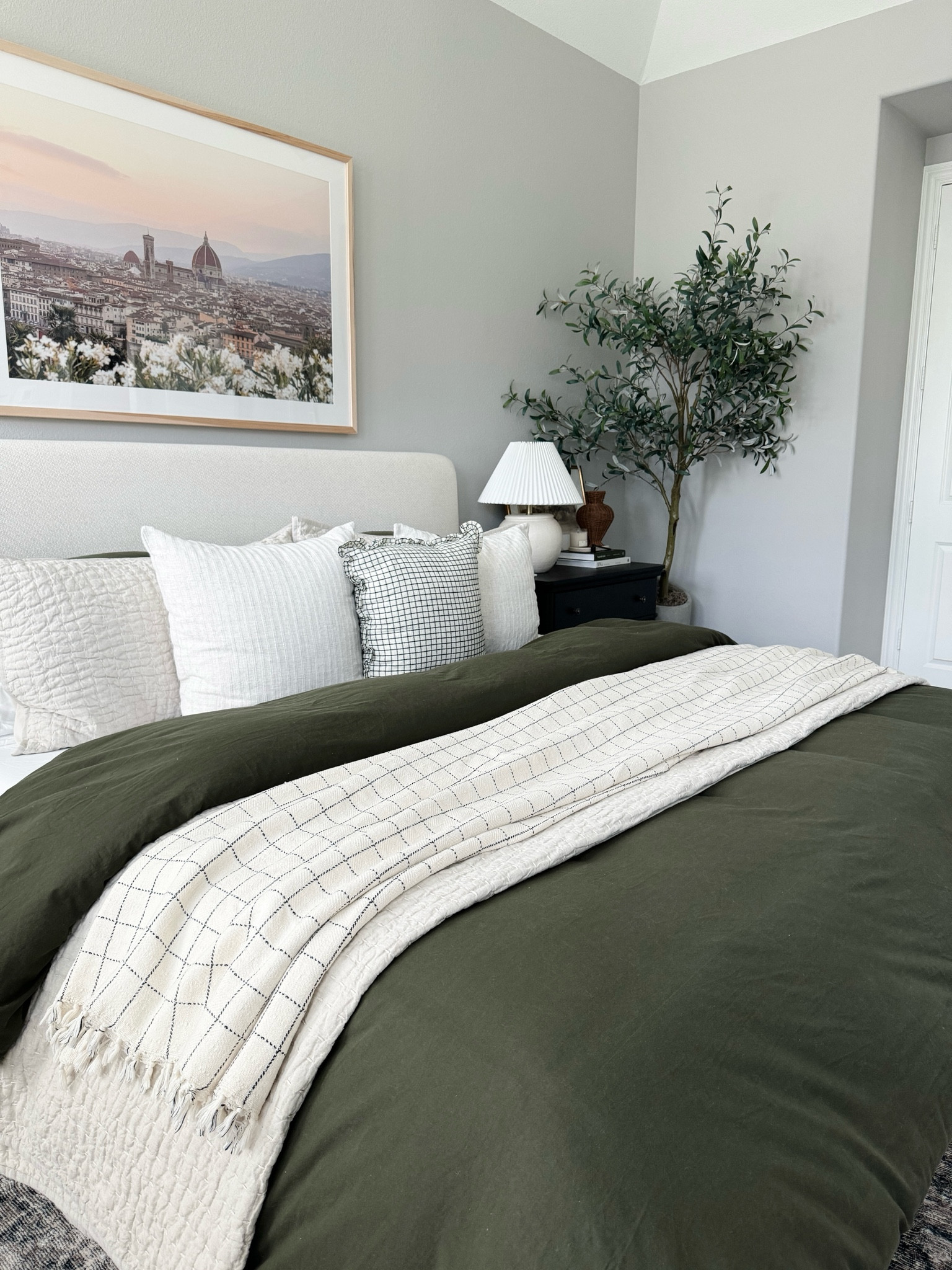 Obsessed with my new olive green duvet!! It has extra easy to clip ties along the sides to keep it from shifting around and actually works! We’ve been using it for 2 weeks and I haven’t had to fluff or fix anything!

#LTKSeasonal #LTKHome