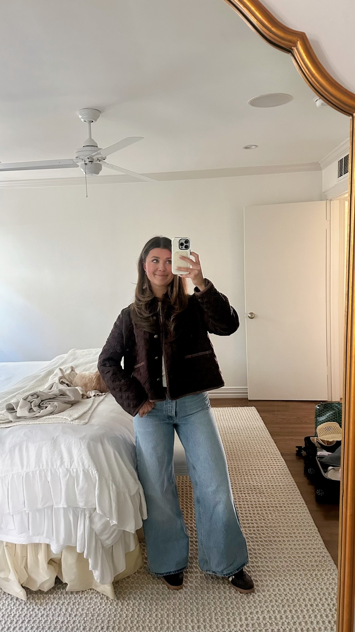 ditching the swimsuits  and back to sweaters & jeans! 

Jeans size 26
T-shirt xs 
Jacket xs
Shoes sized down 1.5 sizes (W6/M5) usually 7.5  

 

#LTKStyleTip