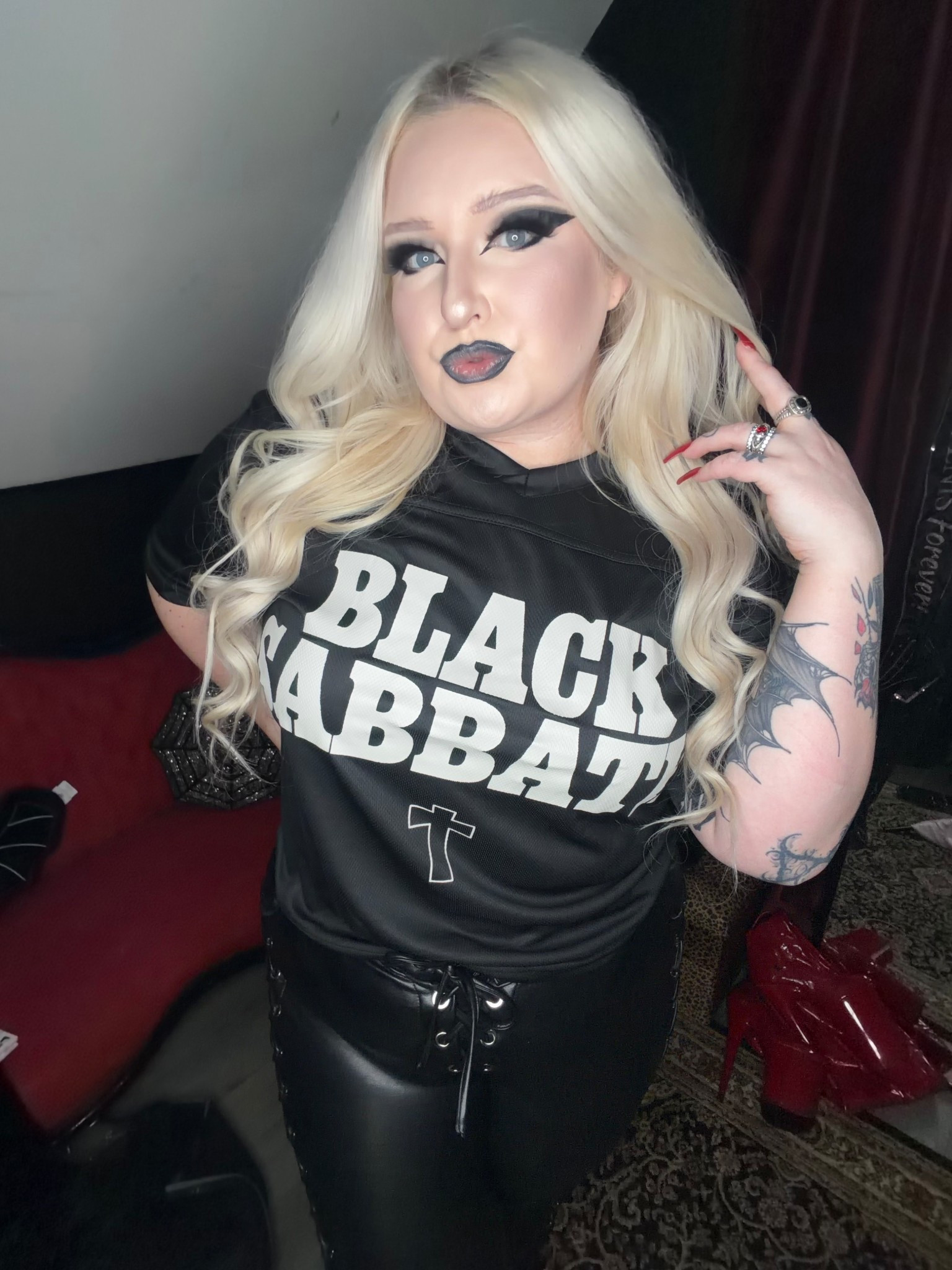 Perfect with leather pants or a great comfy piece!! Love a band jersey! And love Black Sabbath 🖤🖤🖤

#LTKootd #LTKSaleAlert #LTKdayinmylife