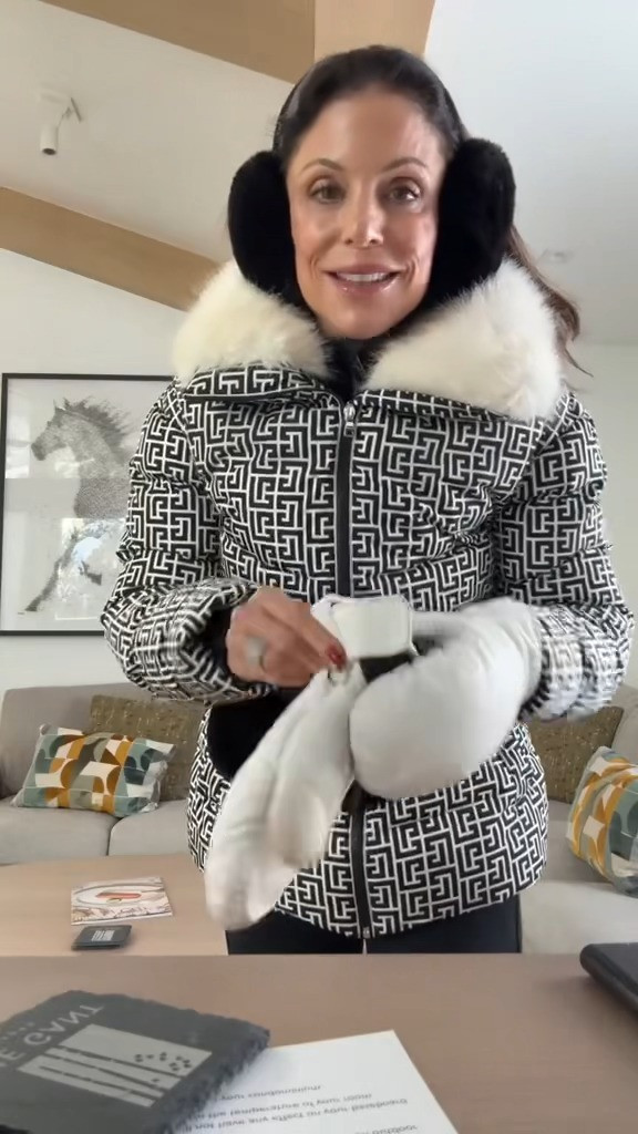 Outfit ready to hit the mountain! 🖤🏔️ My ski jacket may be sold out, but I’m linking it just in case it comes back in stock. Sharing similar coats and pants so you can look fabulous on the slopes too!  

 #LTKWatchNow #LTKSeasonal #LTKStyleTip