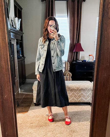 Ballet flats are great quality and comfortable.  Padded sole.  True to size.  Don’t size up! 
Dress true to size, but consider sizing up if busty.  I’m wearing a small.  
Jacket true to jacket size.  So soft and comfortable.  I’m wearing a medium.  If purchased from Common Thread, use code ERIN20 for discount. 

#LTKover40 #LTKshoecrush #LTKstyletip