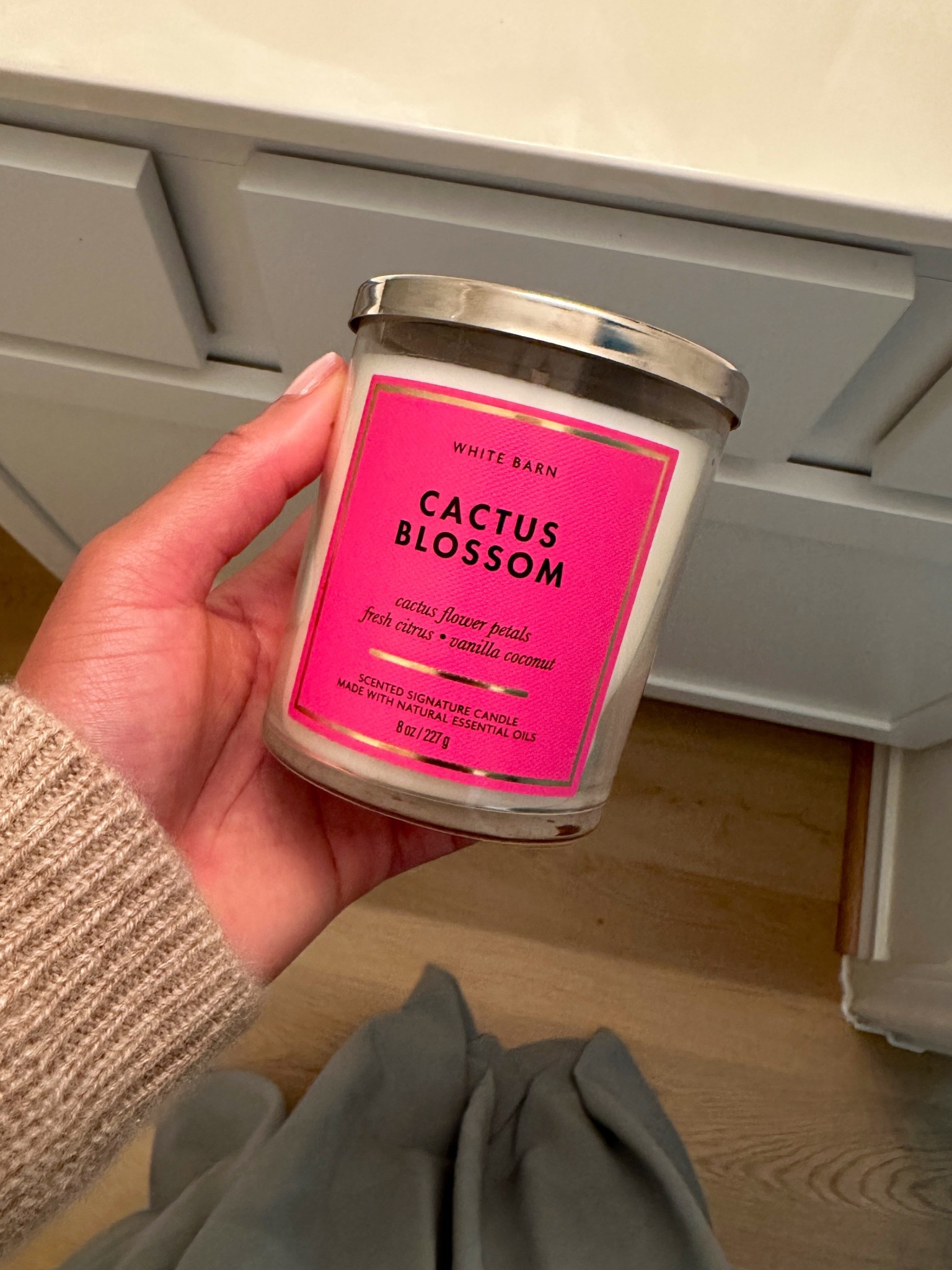 I bought this scented candle for our guest bathroom to give it a crisp, desert spa, oasis vibe.

home fragrance • home fragrance aesthetic • room fragrance • home scents • candles • candle aesthetic 

 

#LTKHome #LTKFindsUnder50 #LTKFindsUnder100