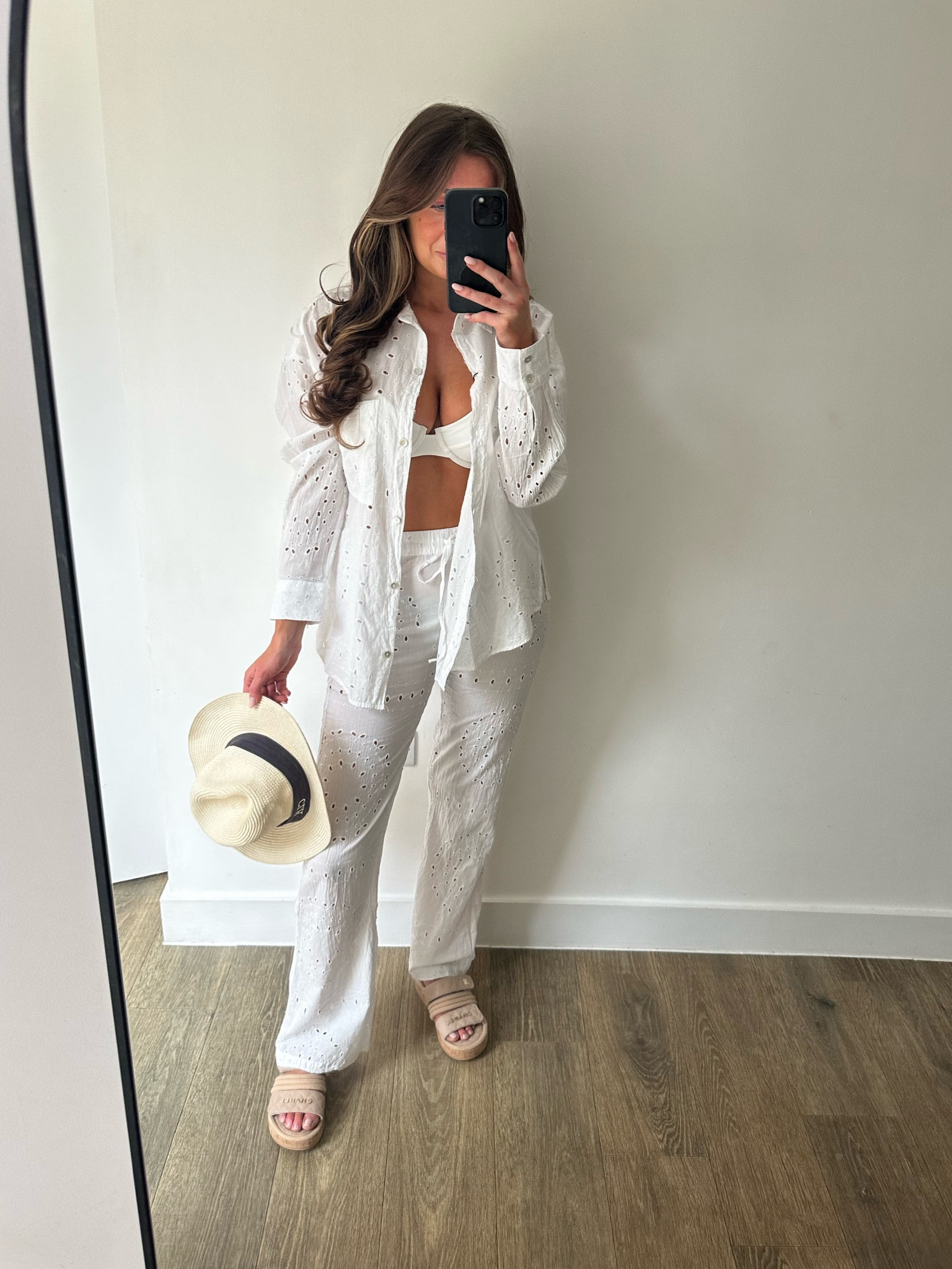 beach/travel look

Broderie | PULL&BEAR | co-ord | beachwear | outfit ideas | holiday 

#LTKeurope #LTKswim #LTKstyletip