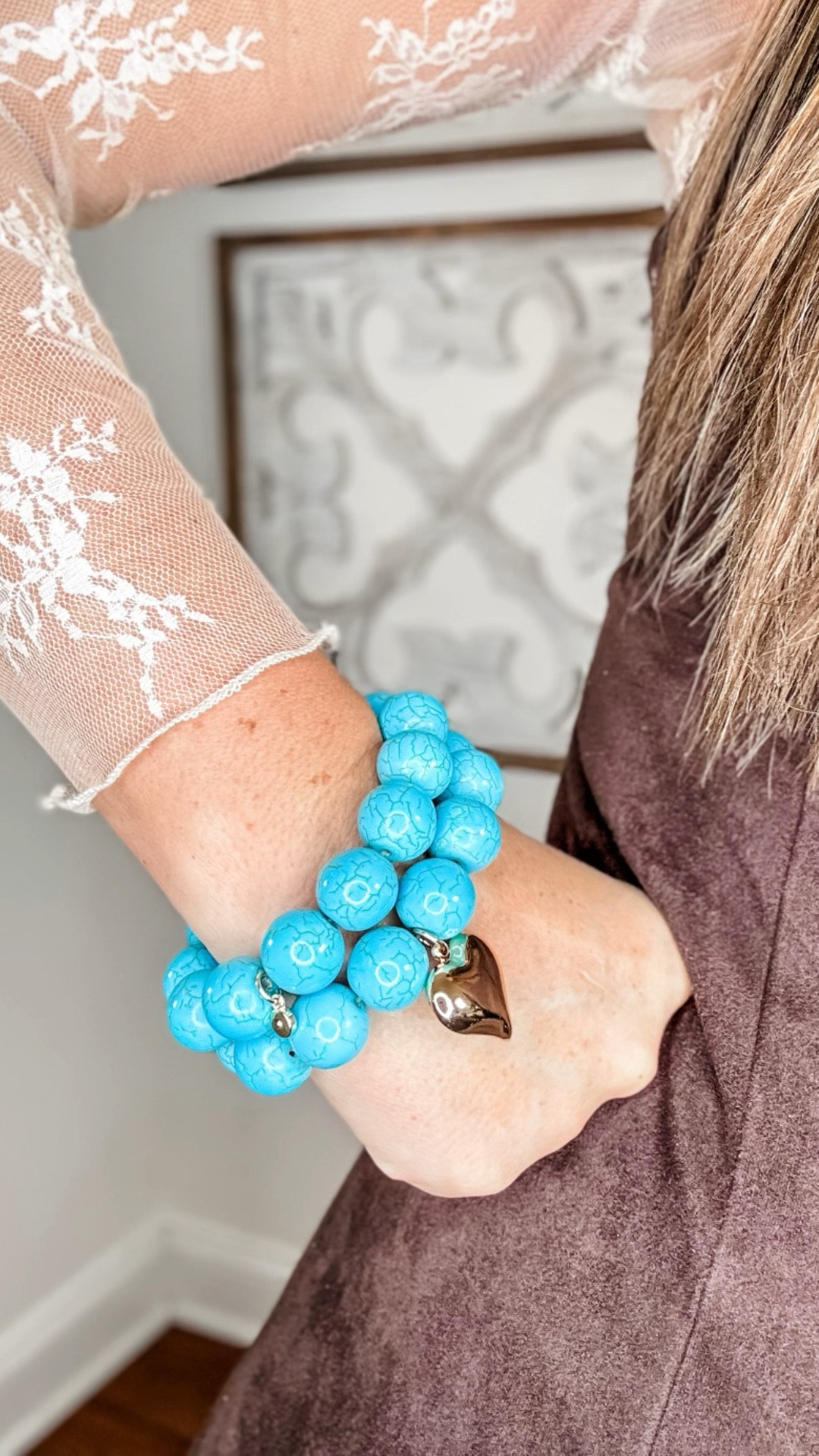 Turquoise + Gold = Instant ✨Style✨

Luck + Love on your wrist 💙✨
This turquoise bracelet stack is the cutest way to elevate every outfit — airy, bright, and the perfect pop of color. That gold heart charm? A whole moment. 💘

Perfect for:
🎁 Gifting (she’ll wear it every day!)
☀️ Beach + vacay outfits
✨ Layering with other gold pieces
💙 Matching with your besties

Details you’ll love:
• Real turquoise stones for a totally unique look
• 18k gold-plated heart charm
• Stretchy + comfy wear all day
• Stackable style that always feels special 💫

If you’ve been manifesting something pretty… here it is ✨

	•	turquoise gold bracelet set
	•	heart charm stack bracelet
	•	meaningful jewelry gift for women

@Ettika 

#HolidayHustle #TikTokShopHolidayHaul #FashionDeals #TikTokShopCreatorPicks 

#LTKootd #LTKFindsUnder100 #LTKGiftGuide