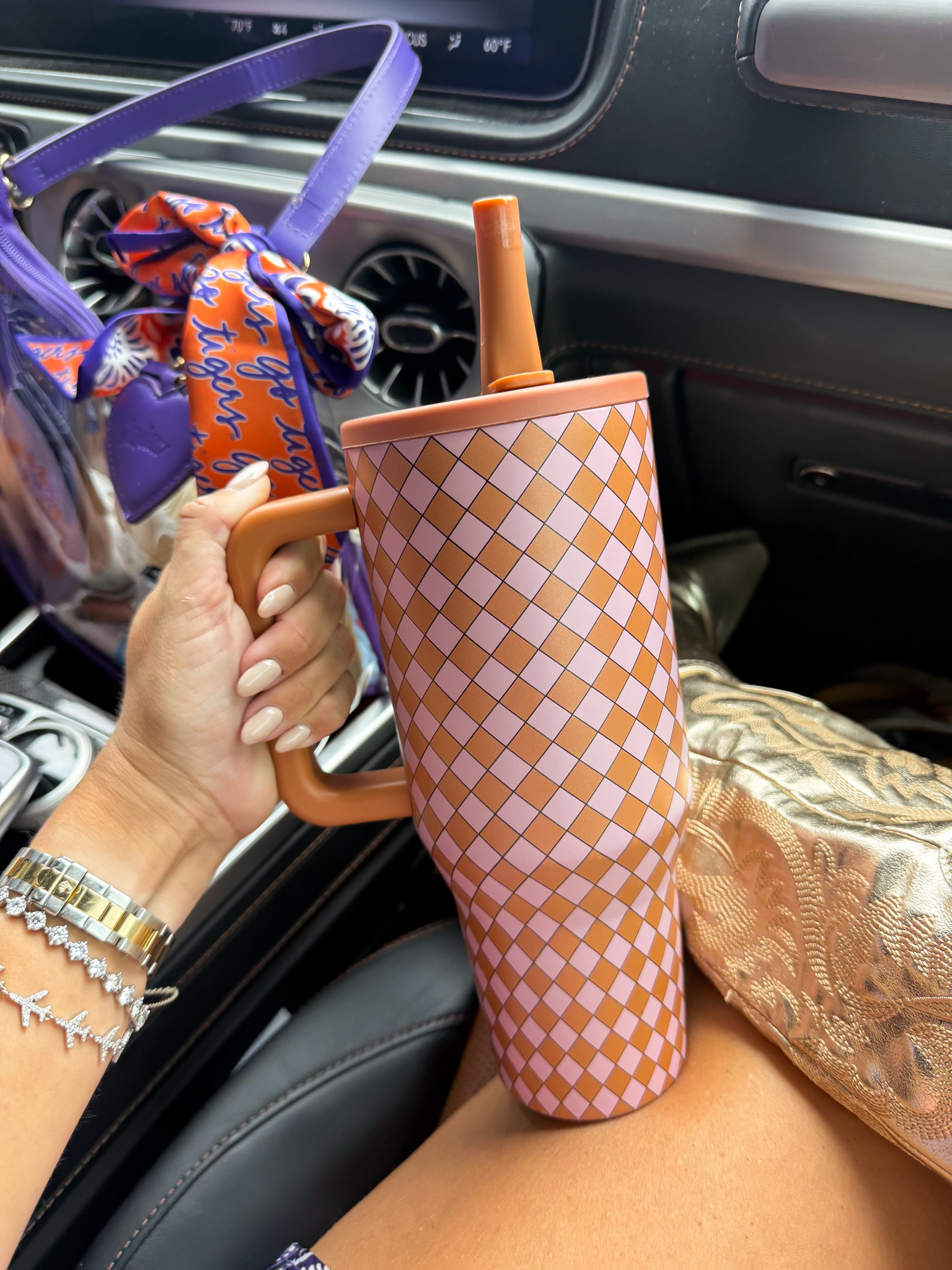 Obsessed with this Hydrojug x Anthropologie print!

#LTKgrwm #LTKdayinmylife #LTKmomlife