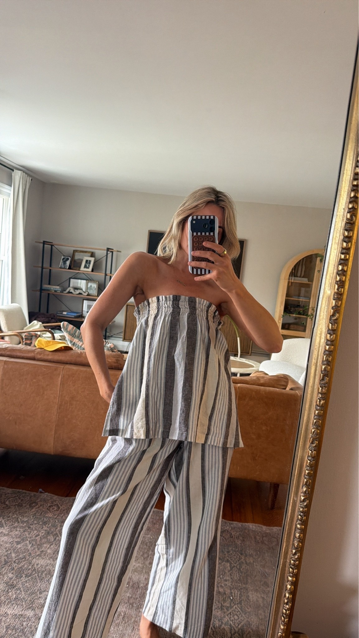 Wearing a size small

#LTKOver40 #LTKmomlife #LTKootd