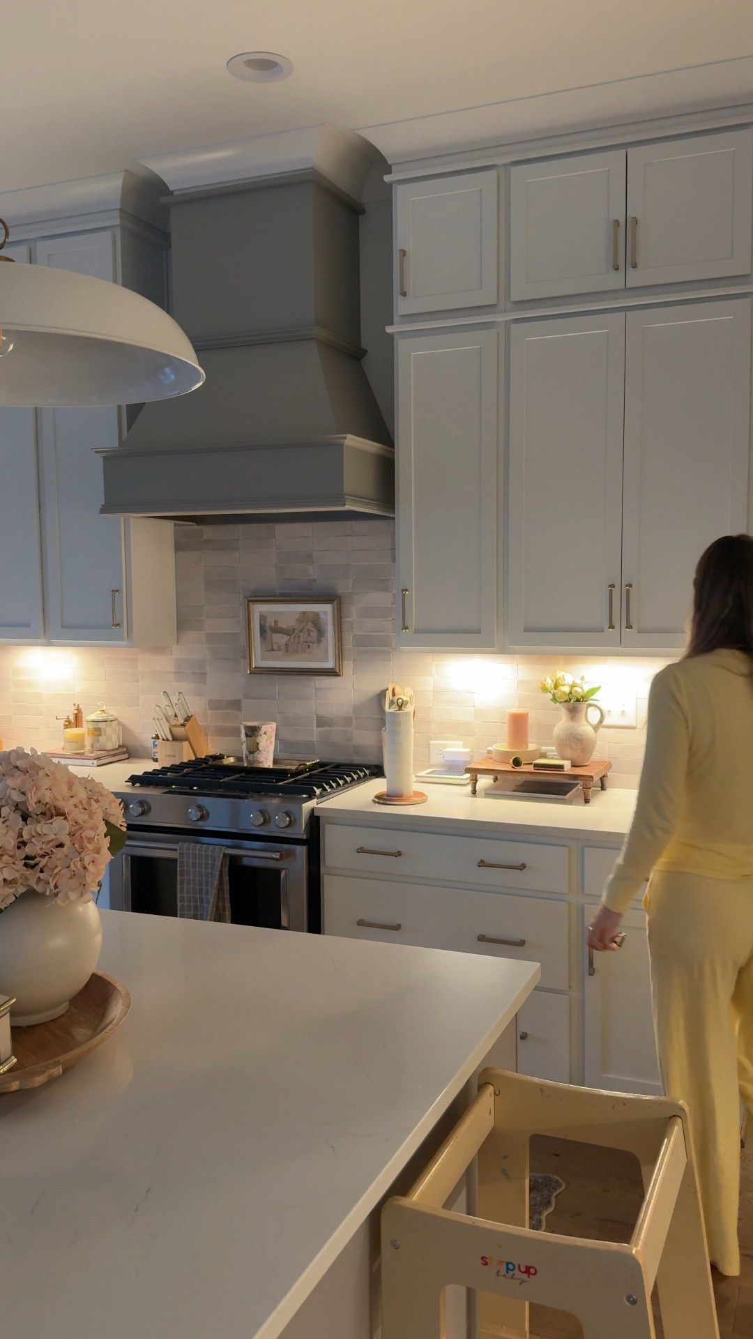 I got a size small in both pants and top! Runs slightly oversized and very stretchy!