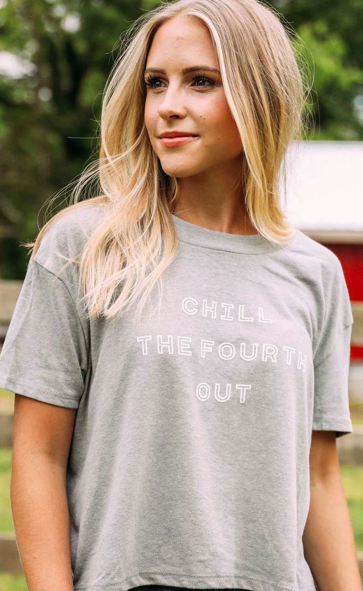 friday + saturday: chill the fourth out crop t shirt | RIFFRAFF