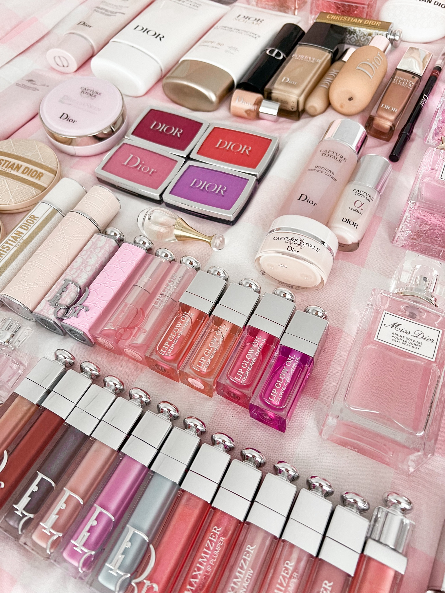 Dior beauty obsessed 😻🍥🎀#diorbeauty#lipgloss#beauty#cosmetics#ltk

#LTKSeasonal #LTKBeauty #LTKGiftGuide