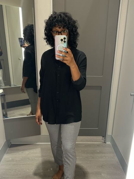 Loving these houndstooth pants and this oversized top. Target fashion is amazing 

#LTKstyletip #LTKworkwear #LTKfindsunder100