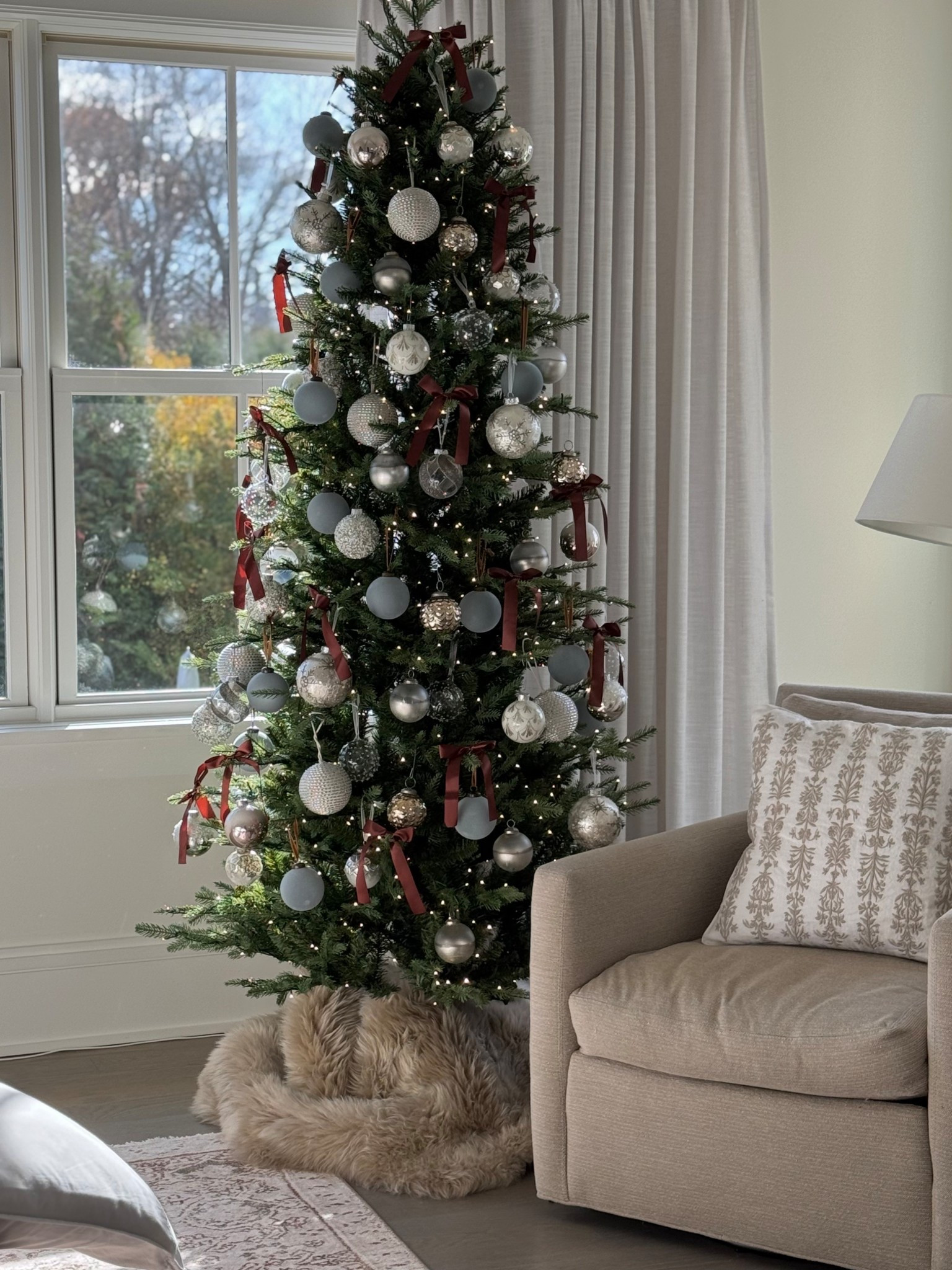 Grand Dutchess Slim 7.5’ tree 

Also comes in other sizes 

#LTKHome #LTKHoliday #LTKCyberWeek
