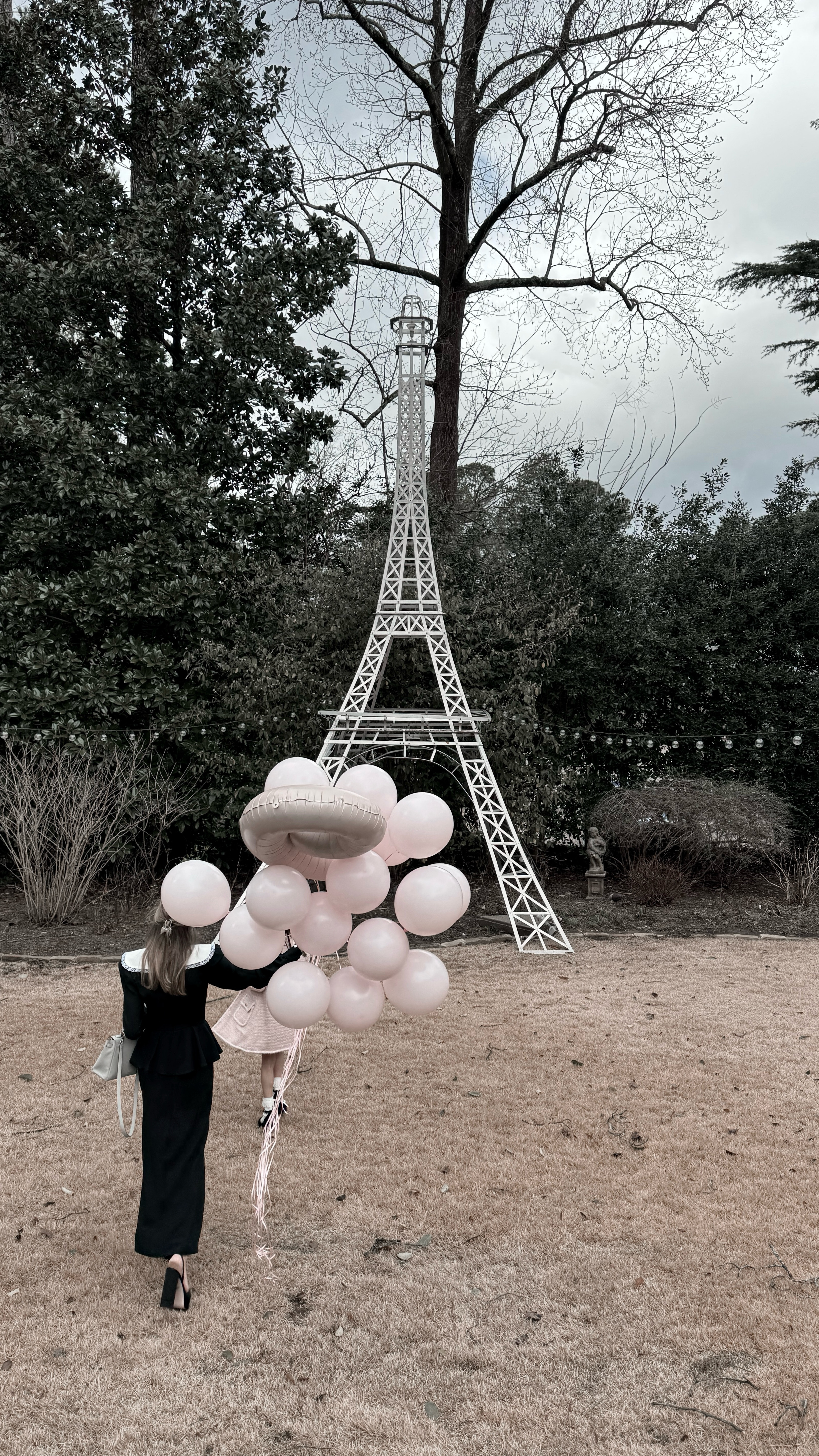 Some of the details that made Elle’s Passport to Paris party très chic! 