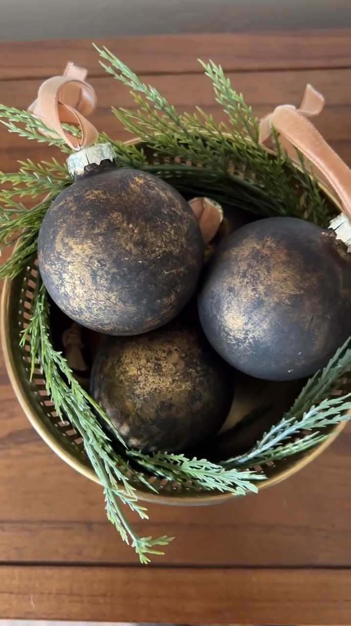 Easy DIY distressed ornaments that look designer🎄❤️

holiday christmas tree diy crafts

#LTKHoliday #LTKHome #LTKSeasonal