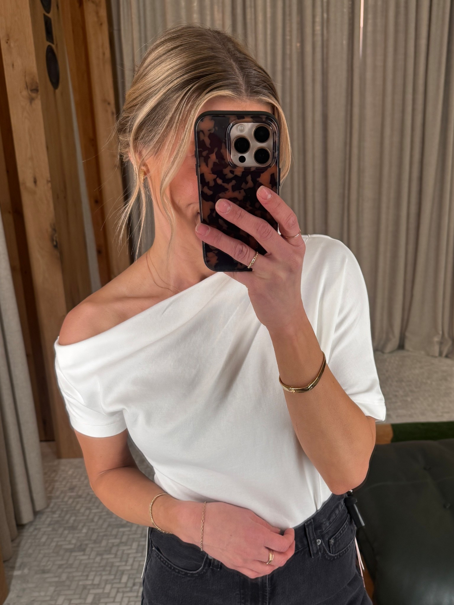 Wearing small tee, 26 jeans

#LTKootd #LTKgrwm #LTKOver40