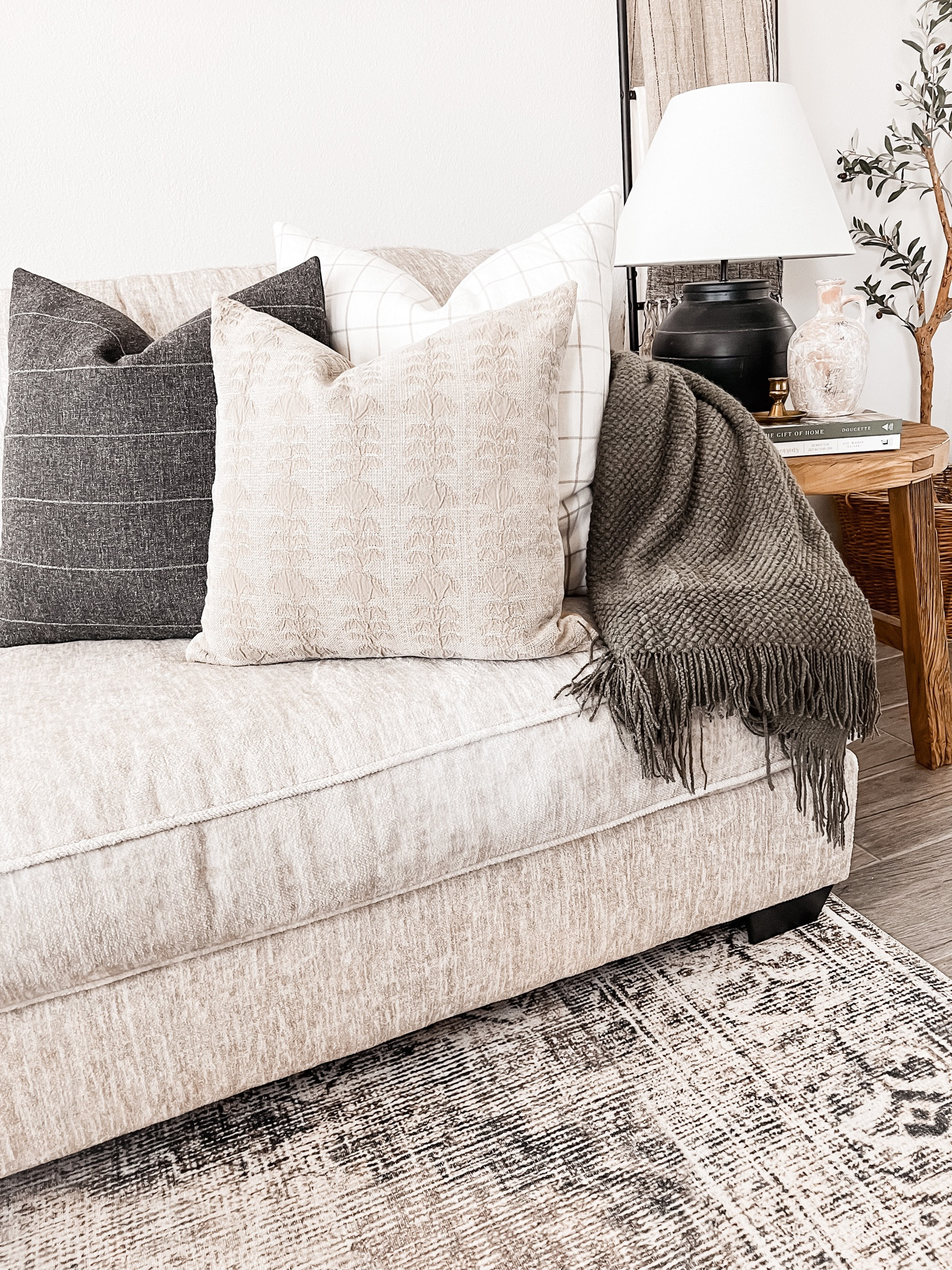 Living room decor 

#LTKFind #LTKhome