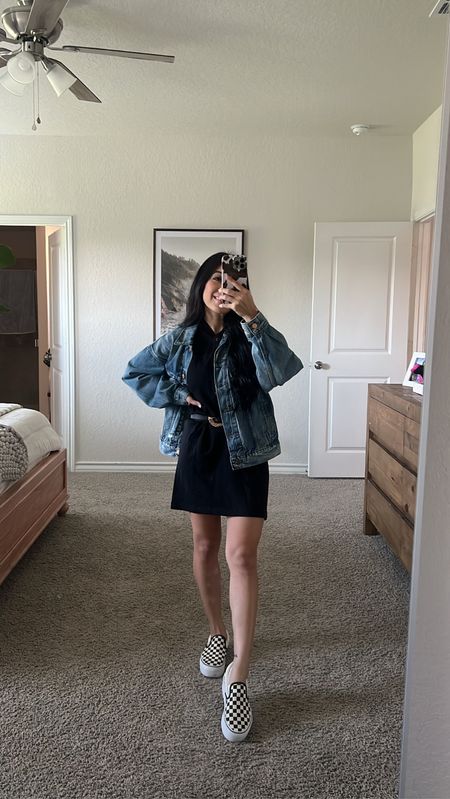 Mom outfit of the day
Casual fit 
Casual outfit
Oversized Jean jacket


#LTKfindsunder100 #LTKSeasonal #LTKstyletip