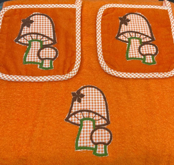 Retro MUSHROOM Towel and Potholders Screen Print by Sayco CA | Etsy | Etsy (US)